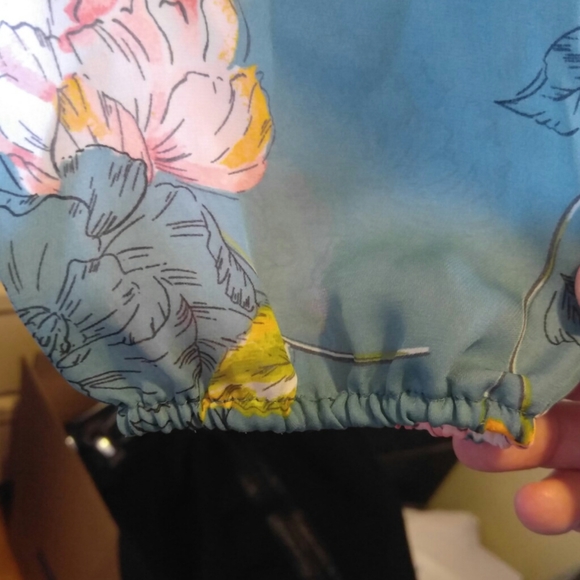 Kaari floral blouse, size L - Picture 3 of 6